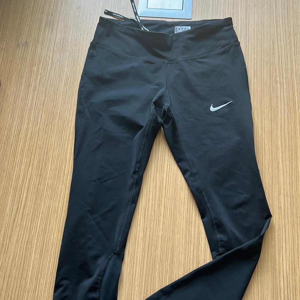 Nike leggings with calf mesh vent